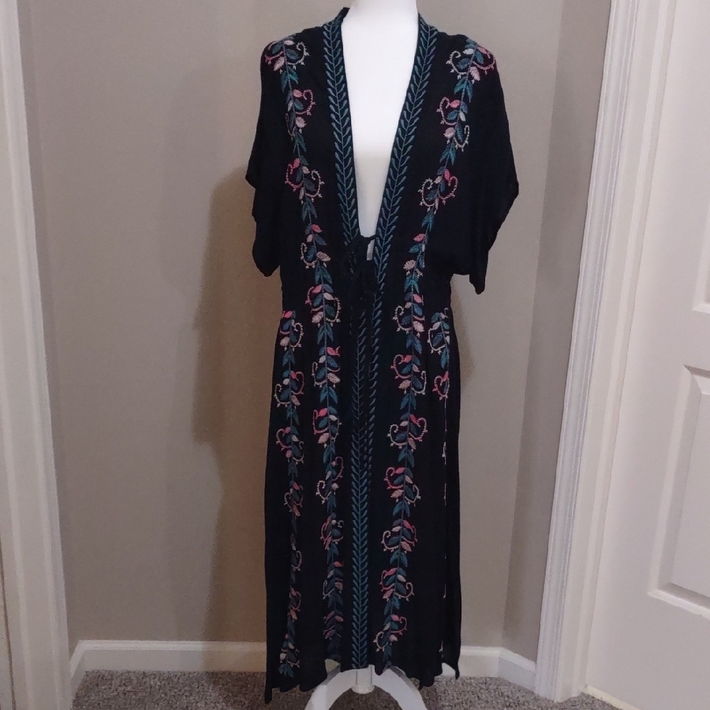 Curations Black Embroidered Cover-up Size Large NWT